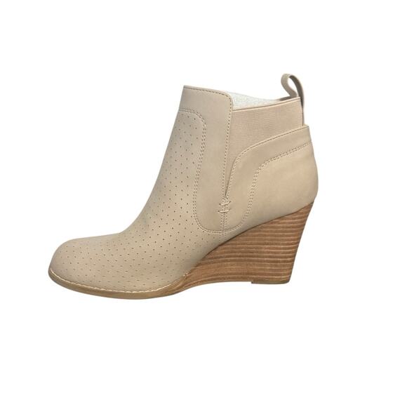 New! DV by Dolce Vita Gerdy Wedge Comfort Bootie in Beige - Size 7 - Picture 3 of 9